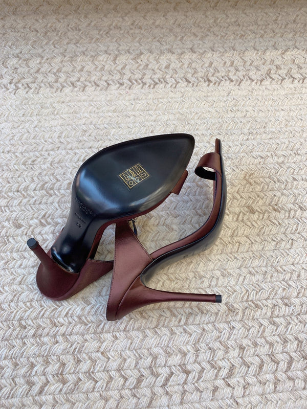 GAP CRYSTAL-BUCKLE SLIDE SANDALS IN SHIRAZ RED SILK