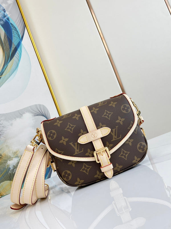 SAUMUR BB 20 TELA MONOGRAM MARRONE E RIFINITURE IN PELLE, FERRAMENTA ORO