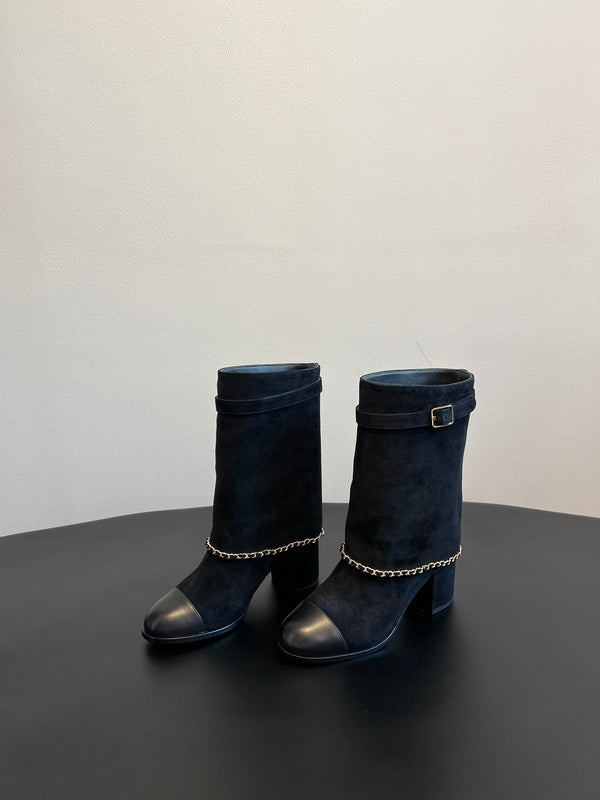 Stivali corti CC neri con catena in pelle scamosciata e vacchetta 944963