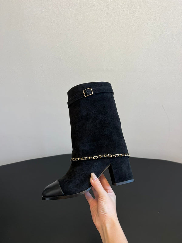 Stivali corti CC neri con catena in pelle scamosciata e vacchetta 944963