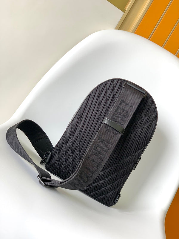 LV Pilot Crossbody Bag 30cm Black Cowhide 241193