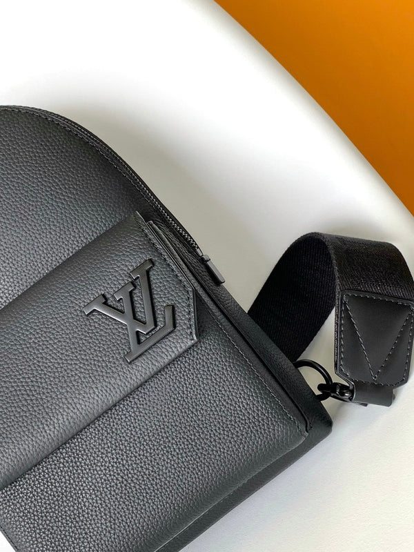 LV Pilot Crossbody Bag 30cm Black Cowhide 241193
