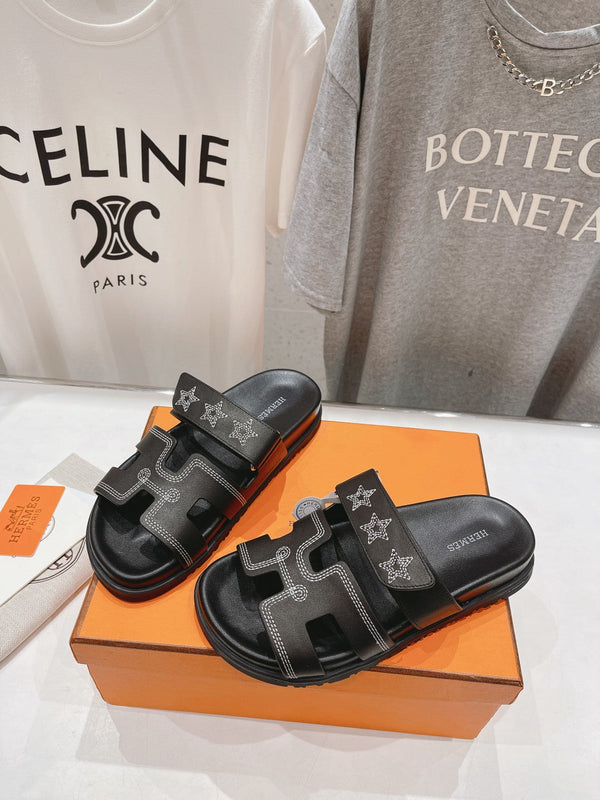 STAR-PATTERNED SANDAL BLACK CALFSKIN