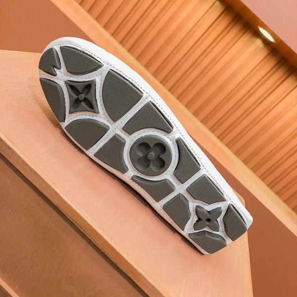 LV LOAFER IN WHITE EMBOSSED CALFSKIN