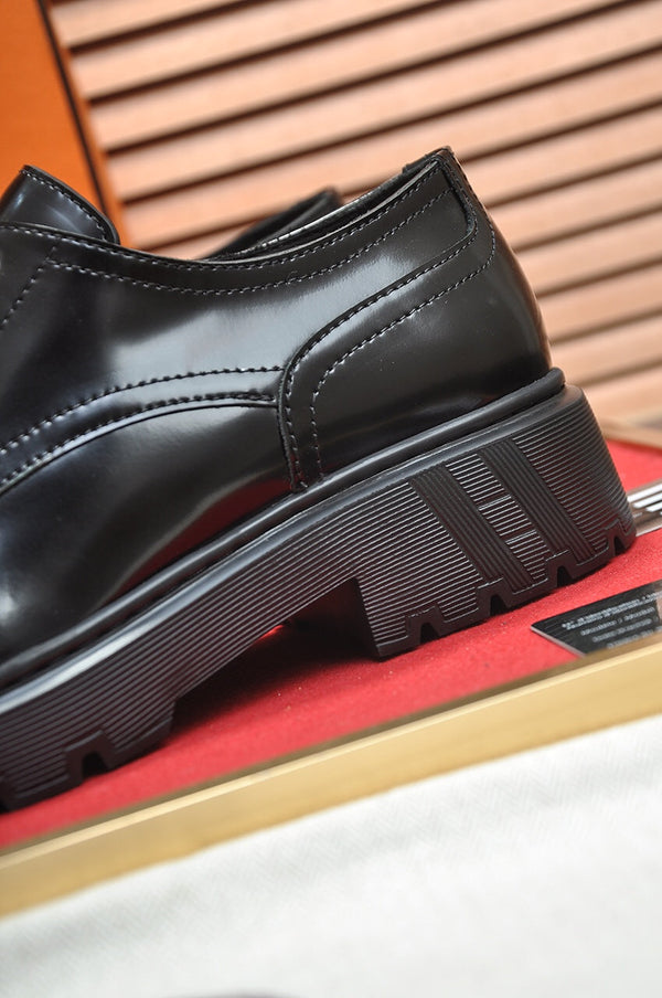 HM DANIEL TRAMPING SHOE GLOSSY BLACK CALFSKIN