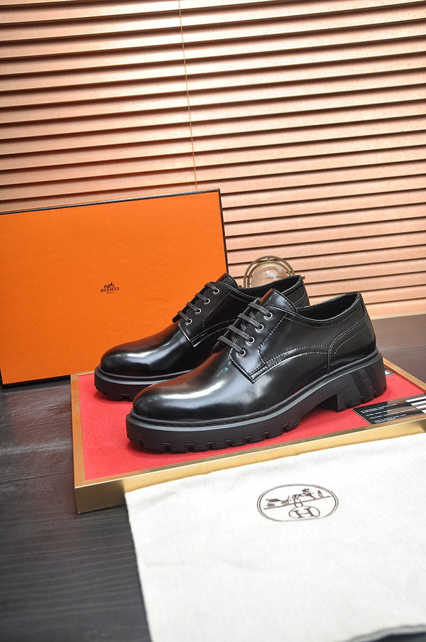 HM DANIEL TRAMPING SHOE GLOSSY BLACK CALFSKIN
