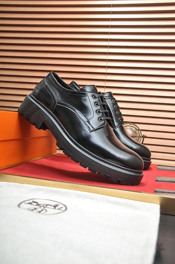 HM DANIEL TRAMPING SHOE GLOSSY BLACK CALFSKIN