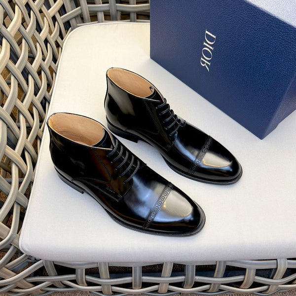 STIVALETTO CON LACCI CD HOMME IN PELLE DI VITELLO GOFFRATA NERA