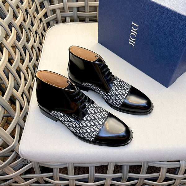 CD HOMME LACE-UP ANKLE BOOT BLACK AND WHITE CALFSKIN