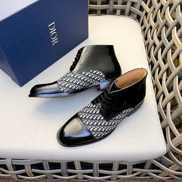 CD HOMME LACE-UP ANKLE BOOT BLACK AND WHITE CALFSKIN