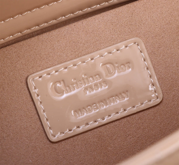 MEDIUM LADY D-JOY 26 BEIGE LAMBSKIN