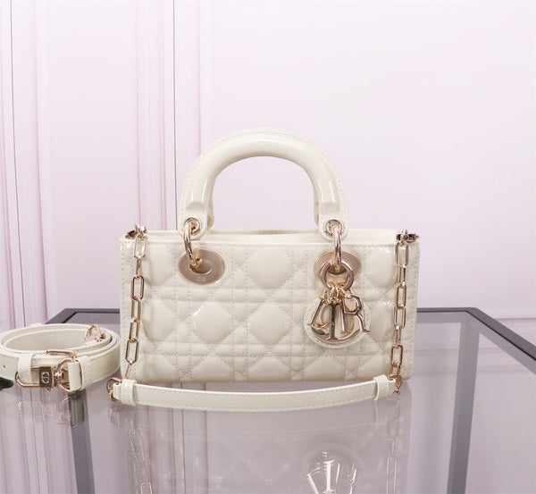 MEDIUM LADY D-JOY 26 WHITE LAMBSKIN
