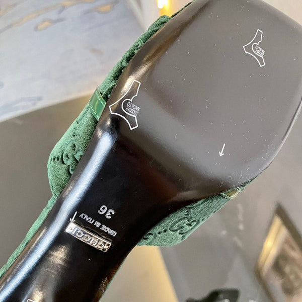 SANDALI CON TACCO ALTO IN VELLUTO GG CON BELLISSIMI DETTAGLI CON LOGO VERDE FORESTA