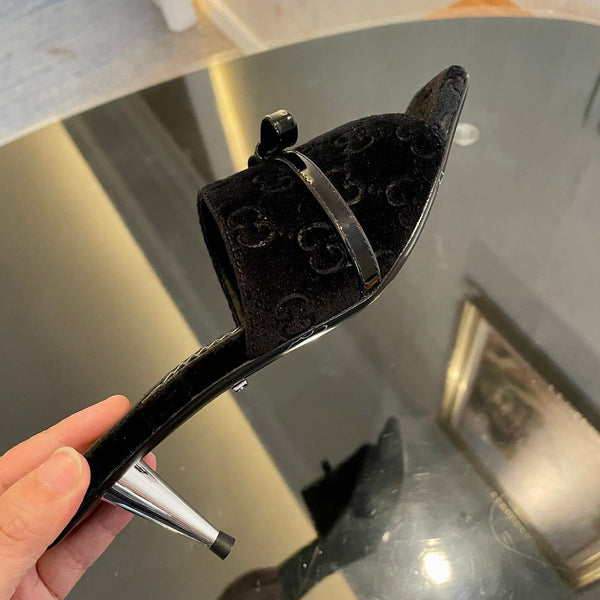 SANDALI CON TACCO ALTO IN VELLUTO GG CON BELLISSIMI DETTAGLI CON LOGO NERO