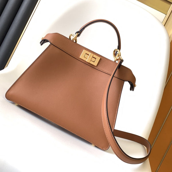 Borsa Peekaboo ISeeU piccola da 27 cm in pelle di agnello dorata, hardware dorato