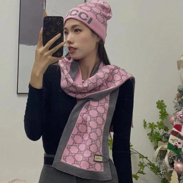 SET SCIARPA E CAPPELLO CLASSICI IN CASHMERE MONOGRAM ROSA CONTORNO 200522