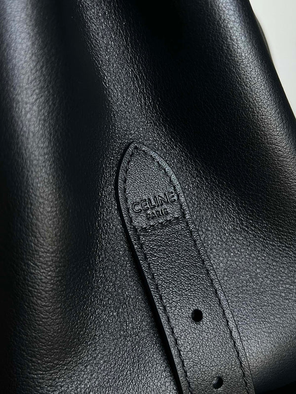 TRIOMPHE 37 BLACK SOFT CALFSKIN HANDBAG