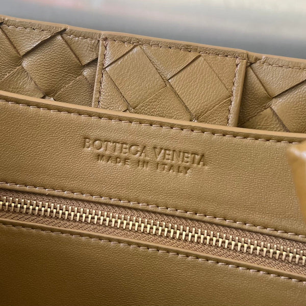 bv medium andiamo 32 brown suede