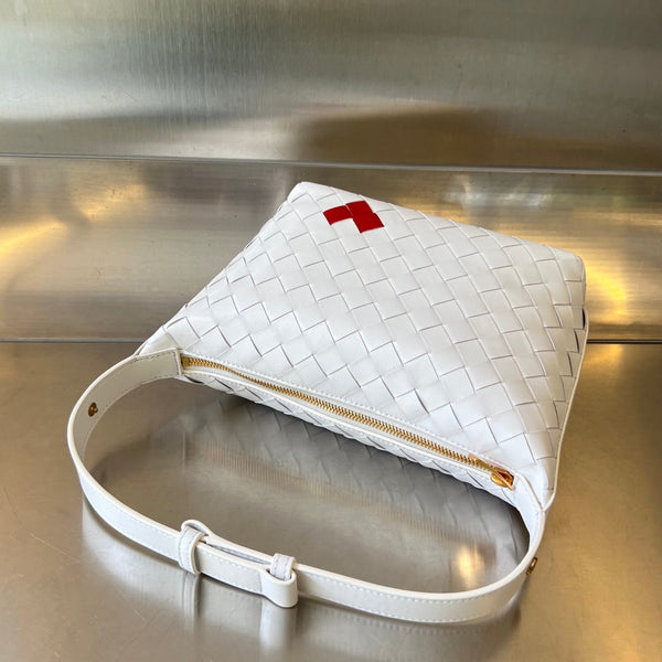 WALLACE 22 BAG WHITE CALFSKIN RED MINI HEART