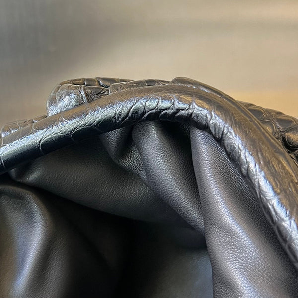 Classic Pouch 40cm Black Calfskin