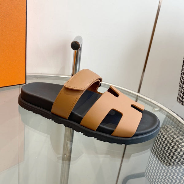 Sandalo Cyprus in pelle di vitello marrone mastice