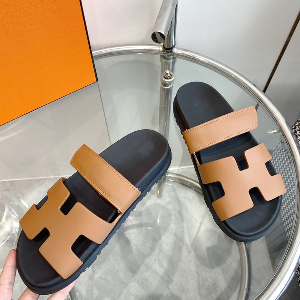 Sandalo Cyprus in pelle di vitello marrone mastice