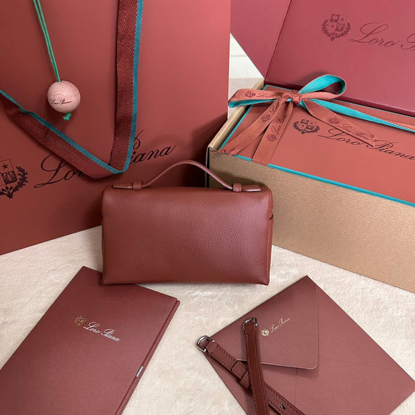 EXTRA POCKET L19 IN PELLE DI VITELLO ROSSO GRANATO CON FERRAMENTA ARGENTATA