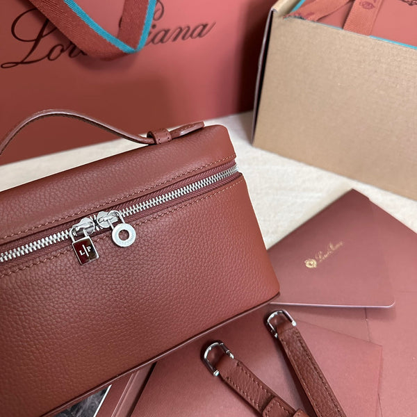 EXTRA POCKET L19 IN PELLE DI VITELLO ROSSO GRANATO CON FERRAMENTA ARGENTATA