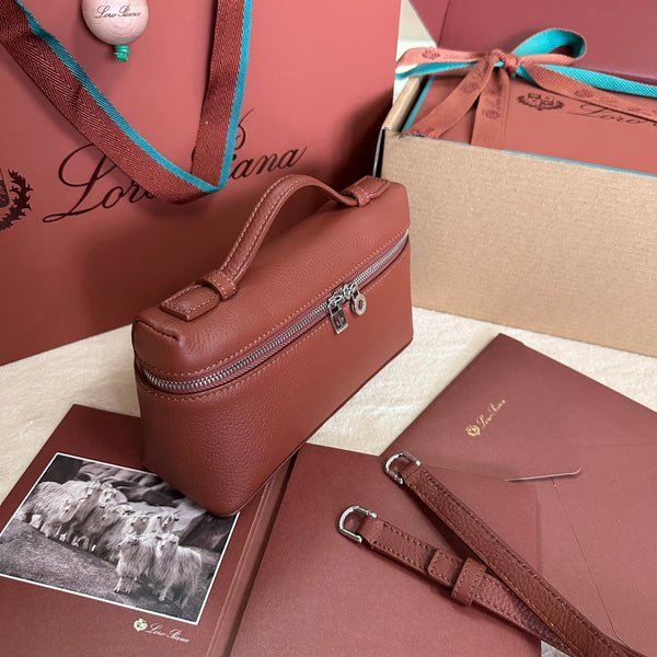 EXTRA POCKET L19 IN PELLE DI VITELLO ROSSO GRANATO CON FERRAMENTA ARGENTATA