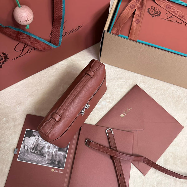 EXTRA POCKET L19 IN PELLE DI VITELLO ROSSO GRANATO CON FERRAMENTA ARGENTATA