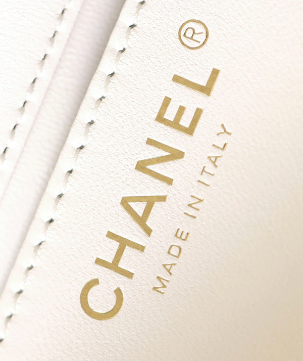 cc 24p mini borsa con patta 17cm pelle di agnello bianca catena di perle