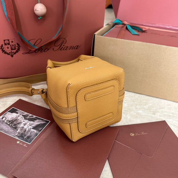 BORSA MICRO BALE IN PELLE DI VITELLO GIALLO SENAPE