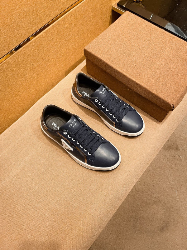 PRA SNEAKER IN NAVY BLUE CALFSKIN WITH GLOSSY GOLDEN