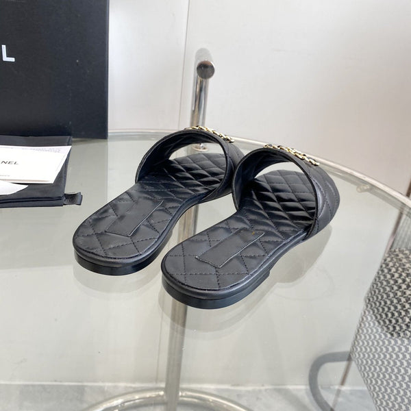 sandalo mulo in vitello trapuntato nero