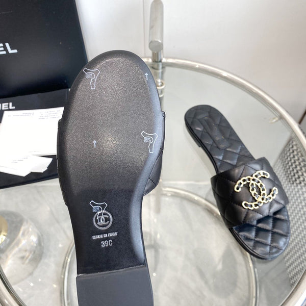 sandalo mulo in vitello trapuntato nero