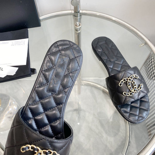 sandalo mulo in vitello trapuntato nero