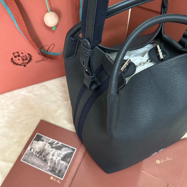 LARGE 36 BALE BAG IN BLACK GRAINED CALFSKIN