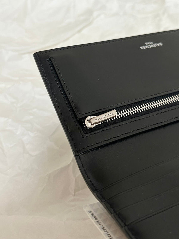 PASSPORT HOLDER 21 IN BLACK CALFSKIN