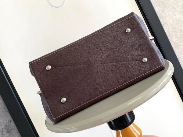 CARMEL 40 IN PELLE DI VITELLO PERFORATA CON MONOGRAMMA ROYAL RUBY