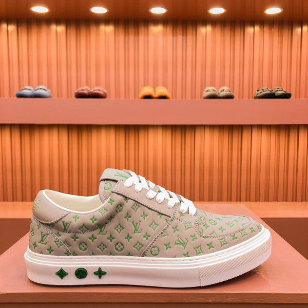 SNEAKER LV TRAINER IN PELLE DI VITELLO CON MONOGRAMMA BEIGE TAN