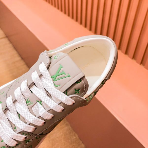 SNEAKER LV TRAINER IN PELLE DI VITELLO CON MONOGRAMMA BEIGE TAN