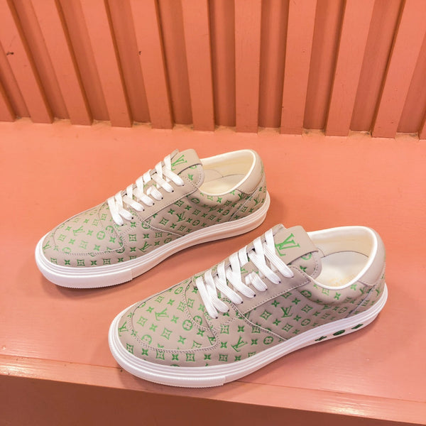 SNEAKER LV TRAINER IN PELLE DI VITELLO CON MONOGRAMMA BEIGE TAN