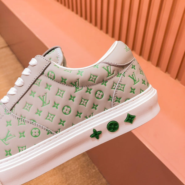 SNEAKER LV TRAINER IN PELLE DI VITELLO CON MONOGRAMMA BEIGE TAN