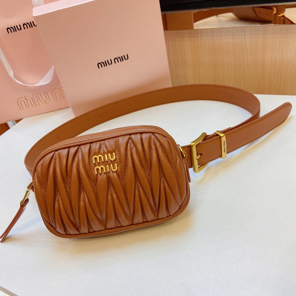 cintura miu marrone 30mm con pochette trapuntata