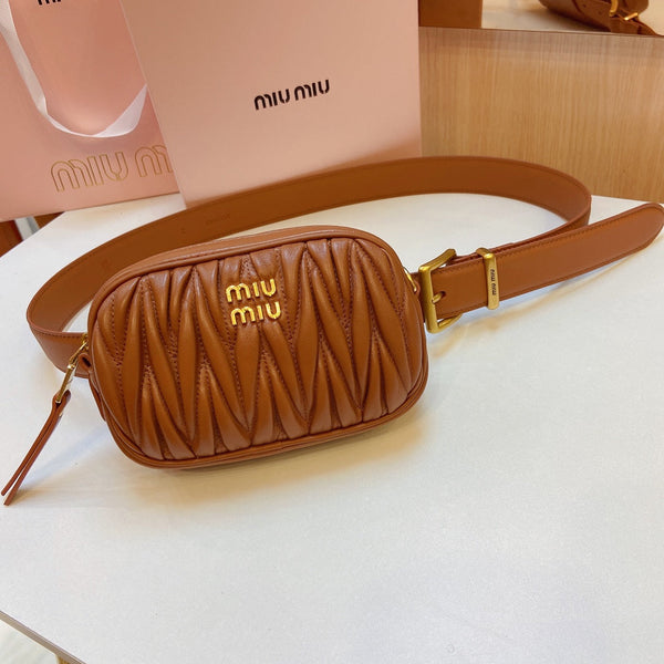 cintura miu marrone 30mm con pochette trapuntata