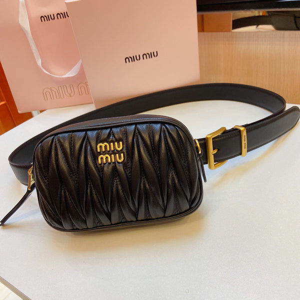 cintura nera miu 30mm con pochette trapuntata