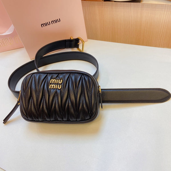 cintura nera miu 30mm con pochette trapuntata
