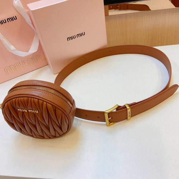cintura miu marrone 30mm con borsa trapuntata a cerchio