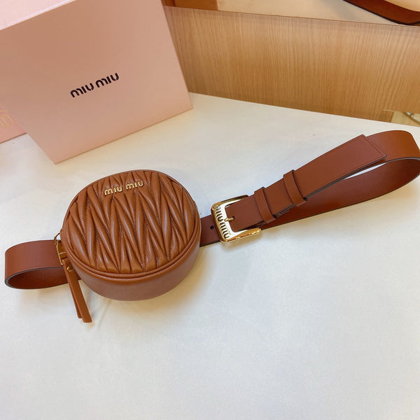 cintura miu marrone 30mm con fibbia dorata a forma di borsa trapuntata a cerchio