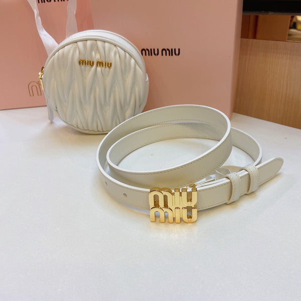 cintura bianca miu 20mm con borsa trapuntata a cerchio